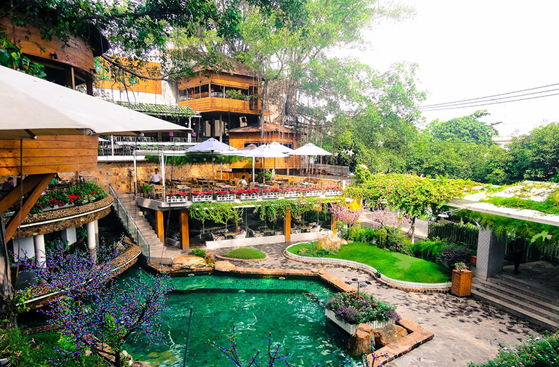 Thiết kế quán cafe sân vườn giá rẻ